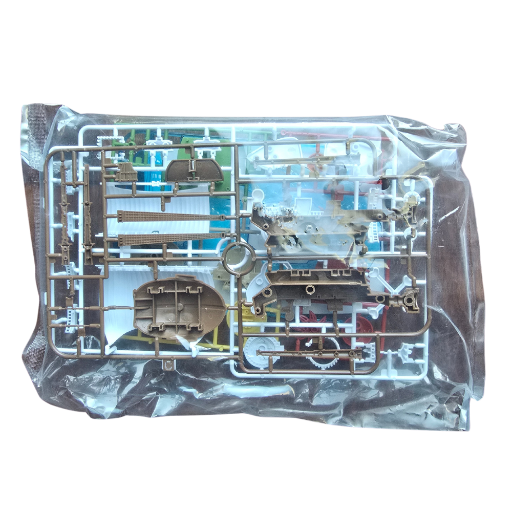 🏴☠️ One Piece Thousand Sunny Ship Model – DIY Assembly Collectible! 🚢