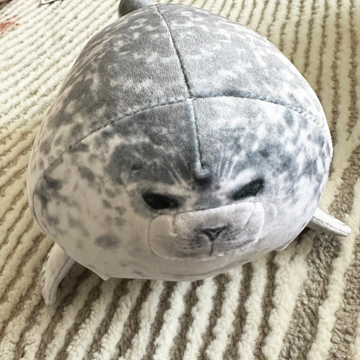 Snuggle Seal: Soft Seal Pillow – Your Charming Ocean Companion!